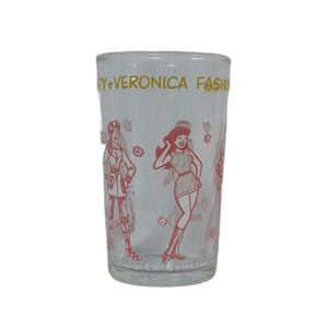 VTG 1971 Archie Comics Betty And Veronica Fashion Show Glass Juice MOD Fashion